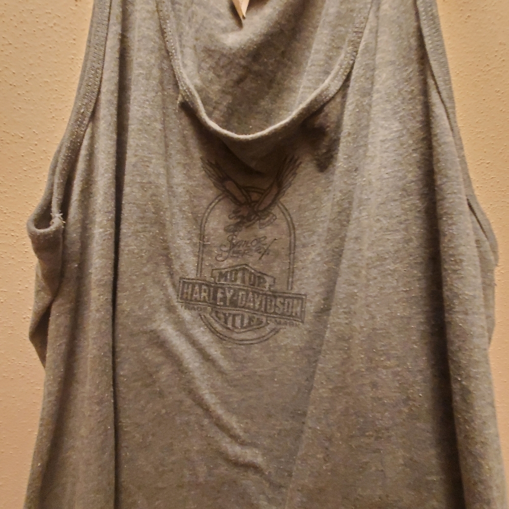 Women's size large Gray tank top.